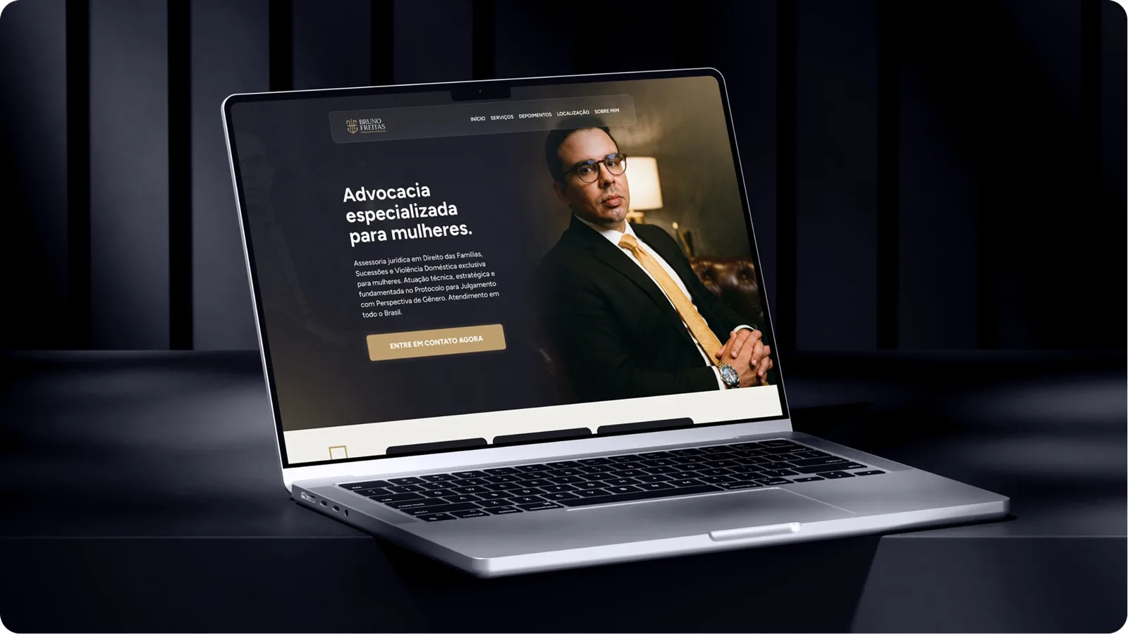 Mockup do site Bruno Freitas em laptop