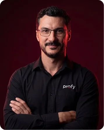 Equipe Profy com uniforme institucional